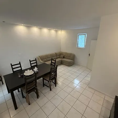 20 Feld Str Apartman