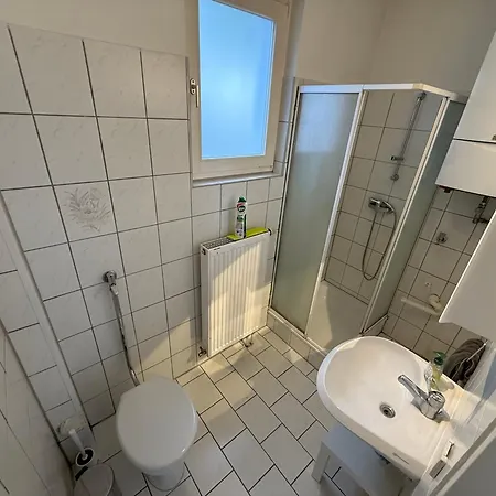 20 Feld Str Apartman *